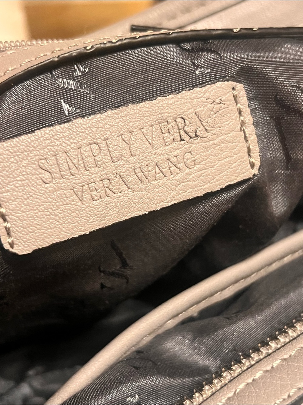 Simply Vera Vera Wang NWOT gray  shoulder bag - Picture 12 of 17